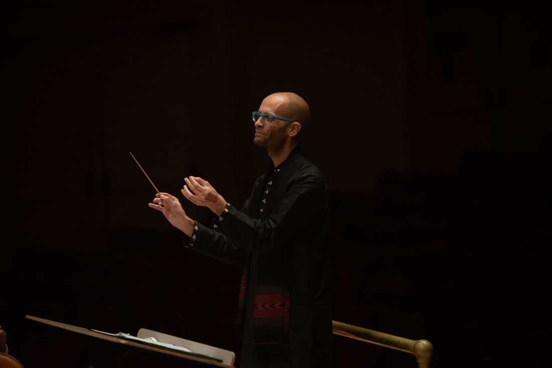 Amir Zaheri conducting at Carnegie Hall, 2022
